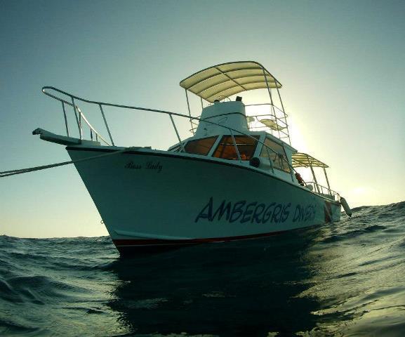 Ambergris Divers Resort San Pedro  Bagian luar foto